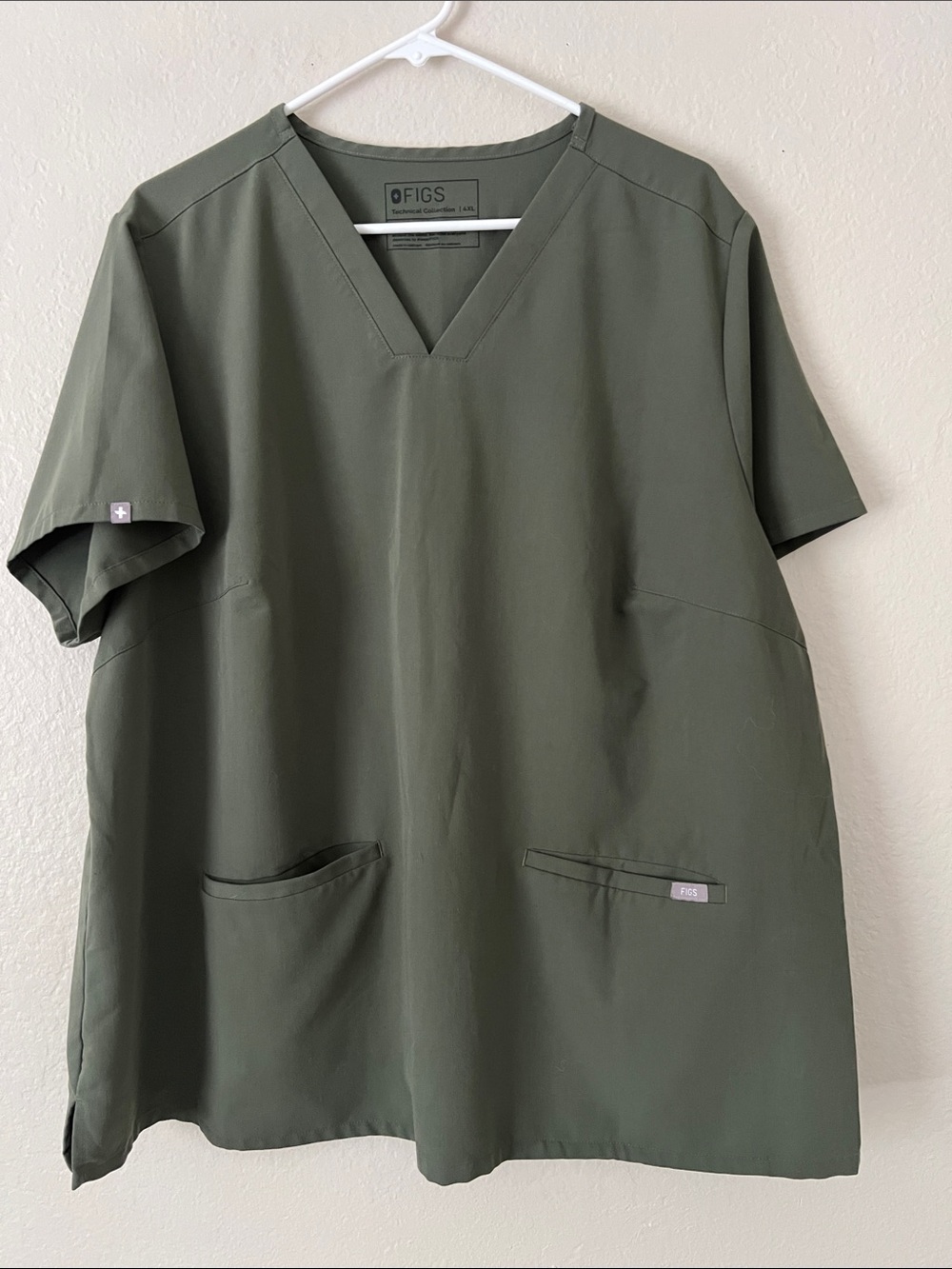 Like New! FIGS Casma Three-Pocket Scrub Top PO#4215 Size 4XL